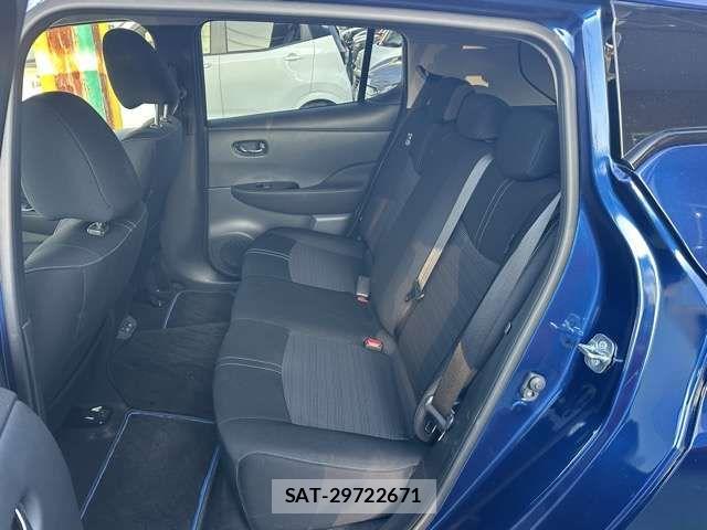 Nissan LEAF 2021-09 8871308-6