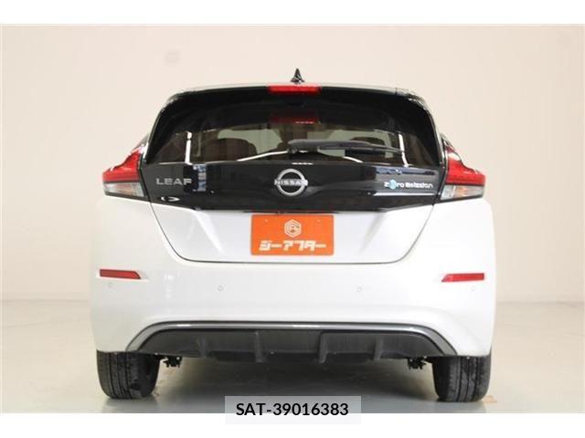 Nissan LEAF 2024-12 8871305-11