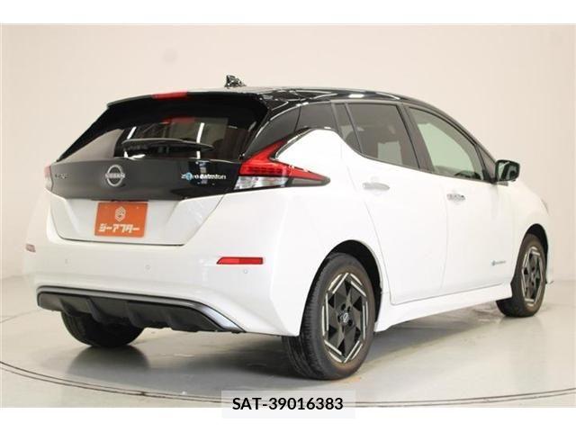 Nissan LEAF 2024-12 8871305-12