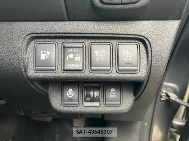 Nissan LEAF 2013-10 8871314-10