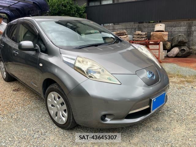Nissan LEAF 2013-10 8871314-1