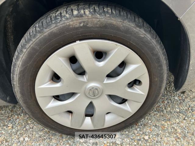 Nissan LEAF 2013-10 8871314-4