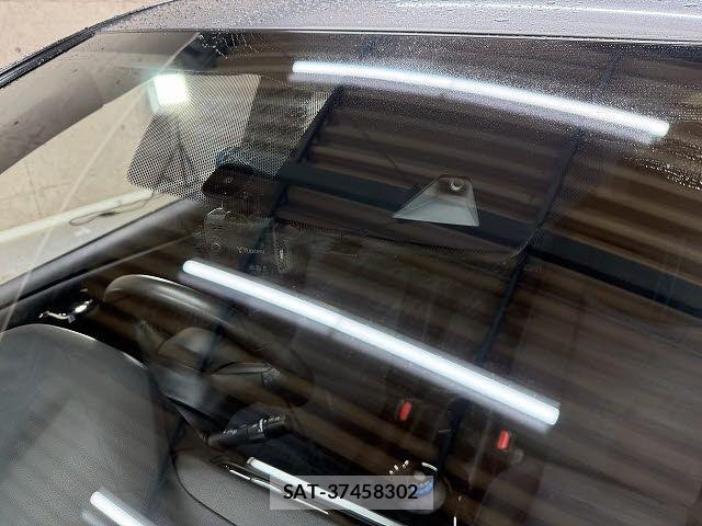 Nissan LEAF 2021-11 8871310-9