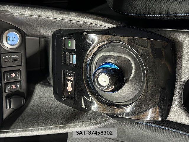 Nissan LEAF 2021-11 8871310-11