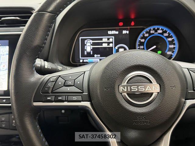 Nissan LEAF 2021-11 8871310-12