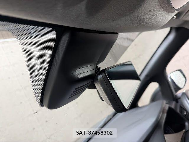 Nissan LEAF 2021-11 8871310-16