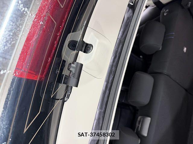 Nissan LEAF 2021-11 8871310-18
