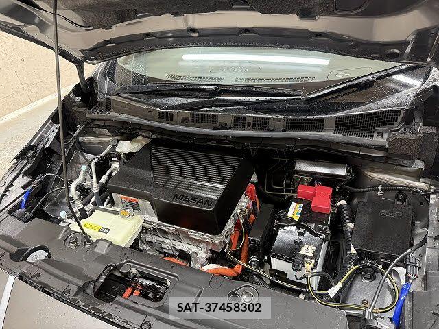 Nissan LEAF 2021-11 8871310-19