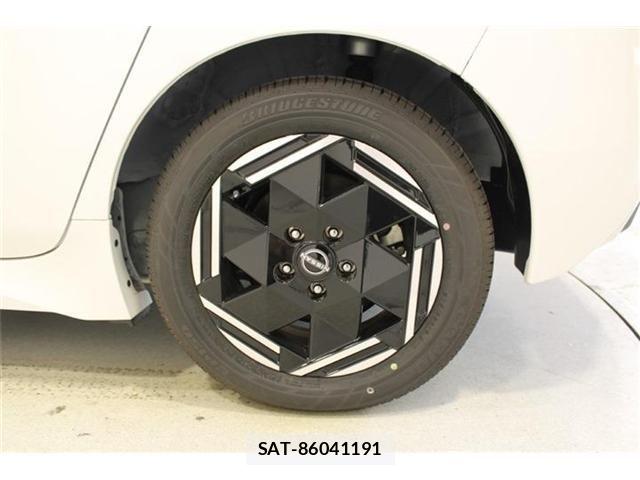 Nissan LEAF 2025-03 8871309-23