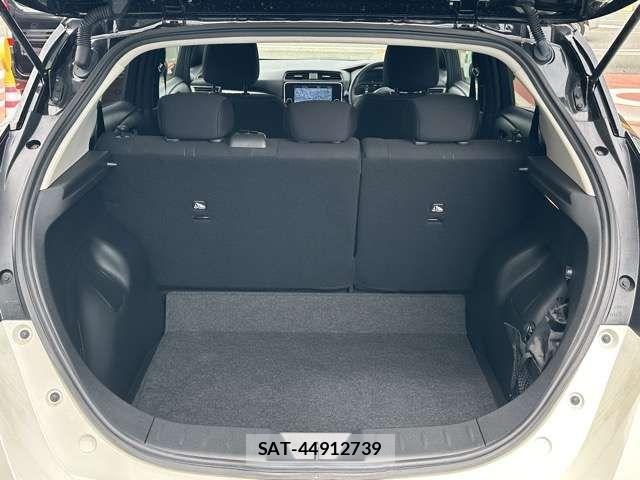 Nissan LEAF 2021-04 8880412-10