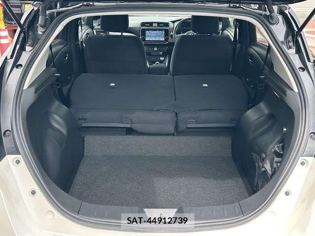 Nissan LEAF 2021-04 8880412-11