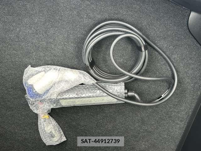 Nissan LEAF 2021-04 8880412-12