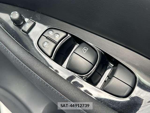 Nissan LEAF 2021-04 8880412-18