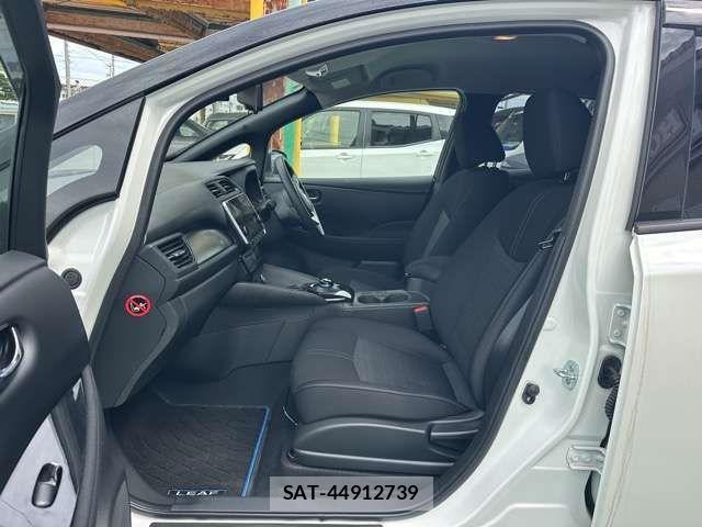 Nissan LEAF 2021-04 8880412-4