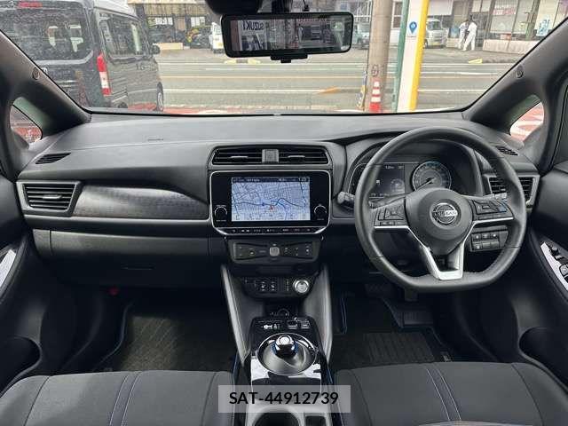 Nissan LEAF 2021-04 8880412-6