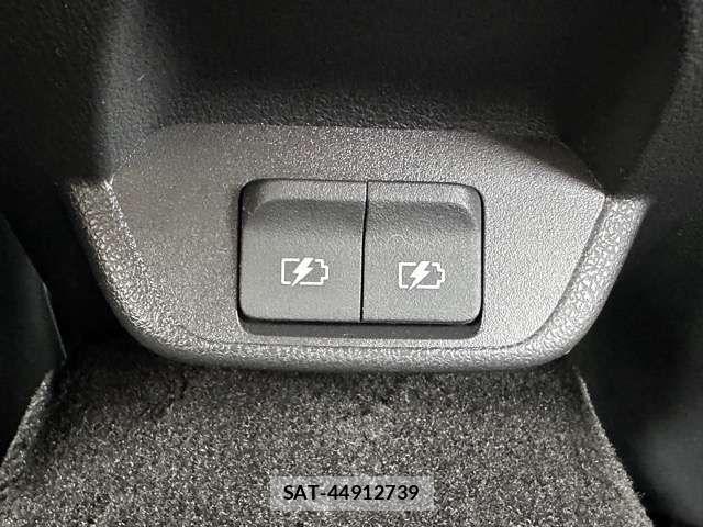 Nissan LEAF 2021-04 8880412-8