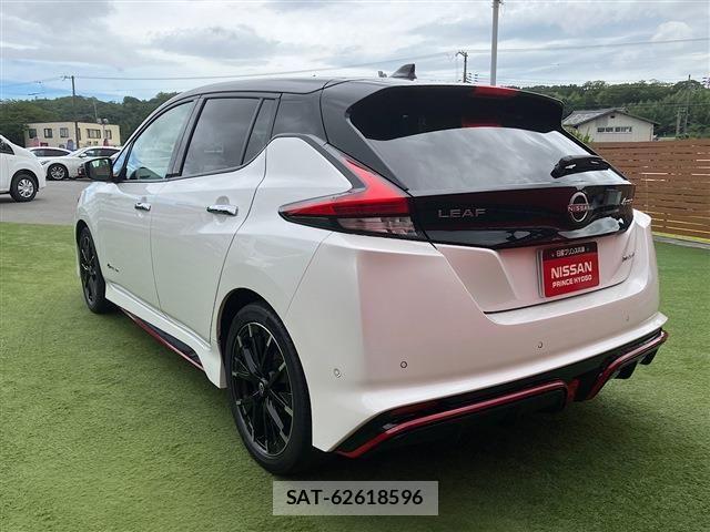 Nissan LEAF 2022-06 8880410-15