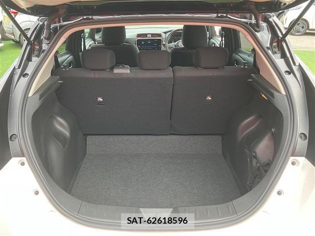 Nissan LEAF 2022-06 8880410-22