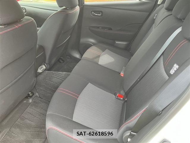 Nissan LEAF 2022-06 8880410-24