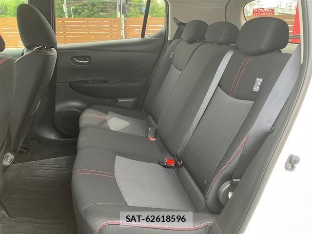 Nissan LEAF 2022-06 8880410-25