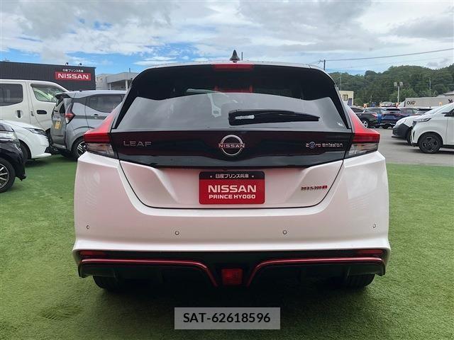 Nissan LEAF 2022-06 8880410-6
