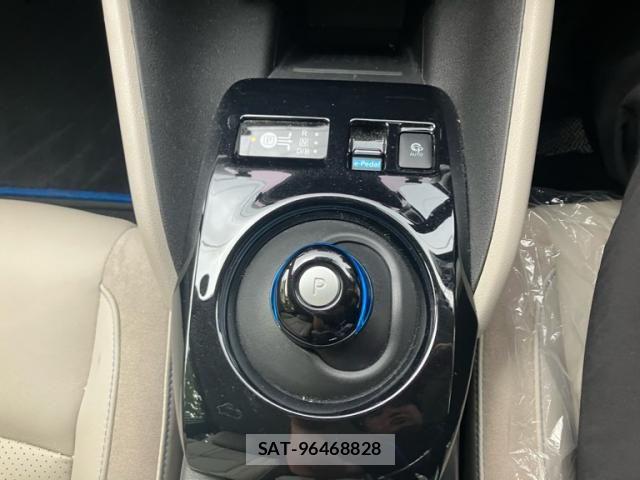 Nissan LEAF 2023-03 8880411-13