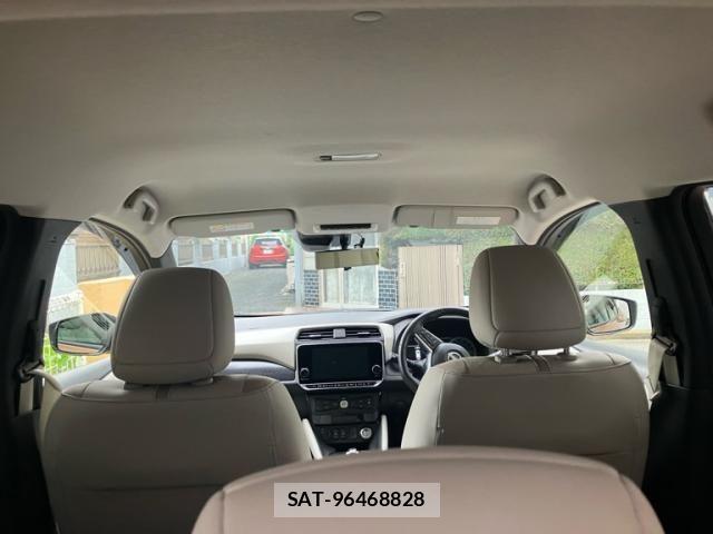 Nissan LEAF 2023-03 8880411-19