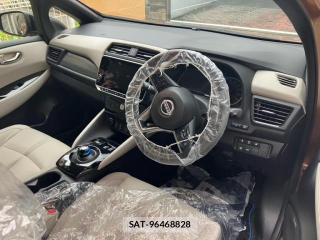 Nissan LEAF 2023-03 8880411-8