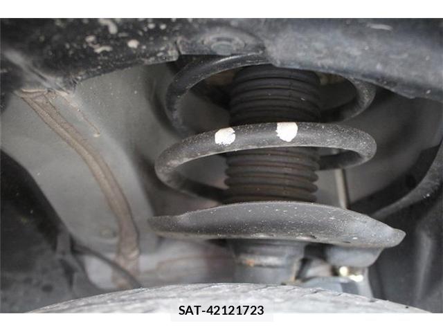 Nissan LEAF 2022-09 8880408-12