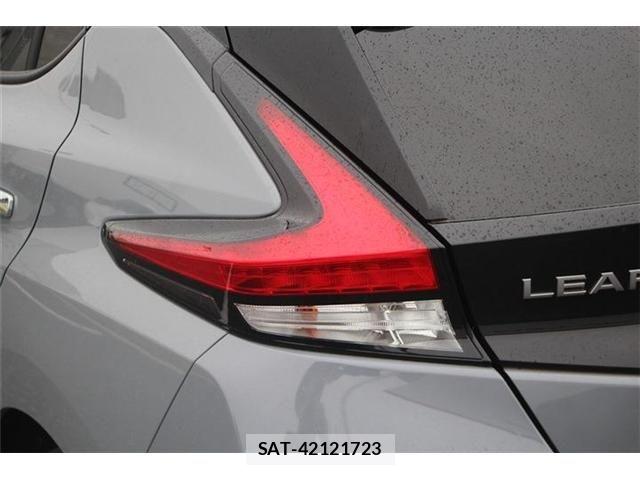 Nissan LEAF 2022-09 8880408-17