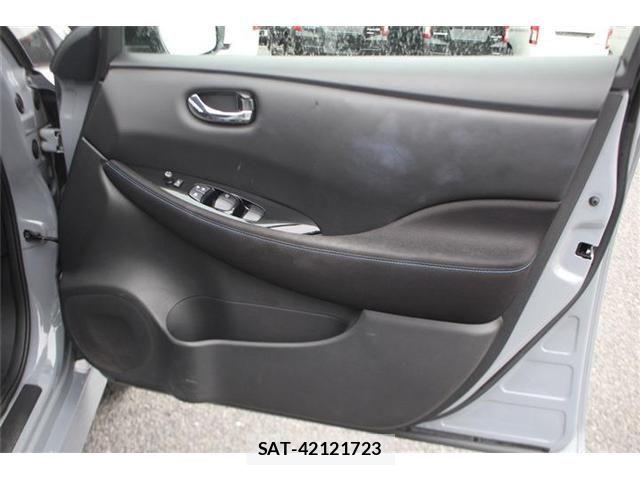 Nissan LEAF 2022-09 8880408-19