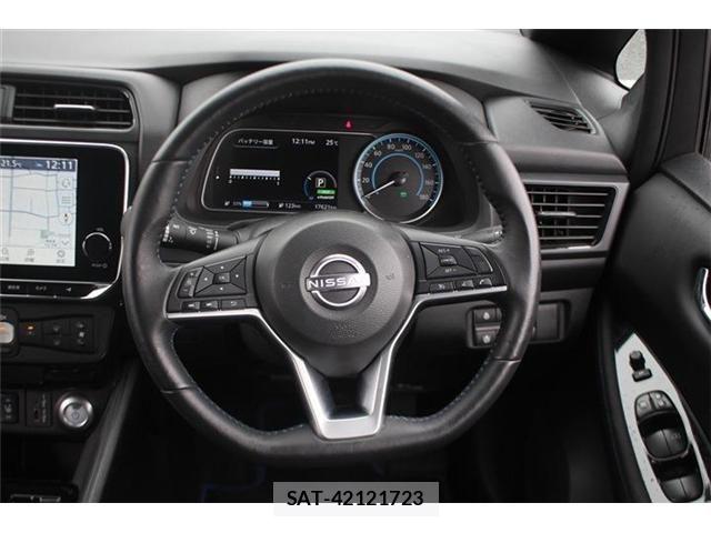 Nissan LEAF 2022-09 8880408-23