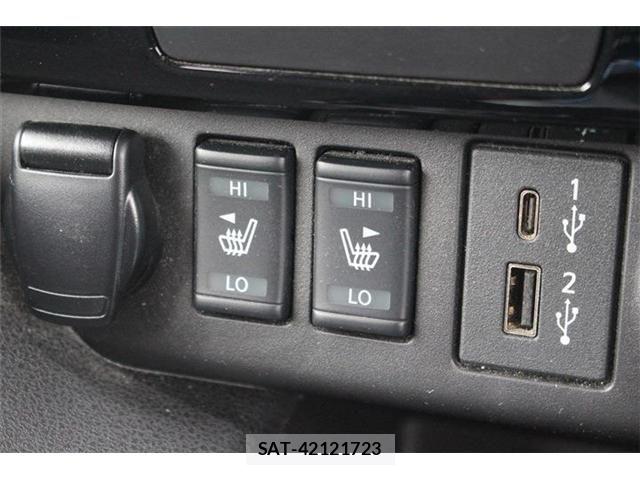 Nissan LEAF 2022-09 8880408-26