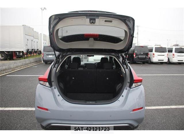Nissan LEAF 2022-09 8880408-28