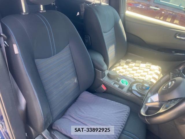 Nissan LEAF 2017-10 8880417-11