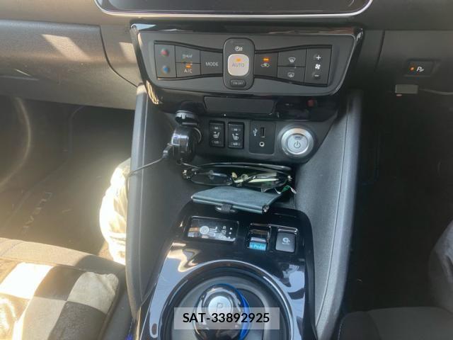 Nissan LEAF 2017-10 8880417-20
