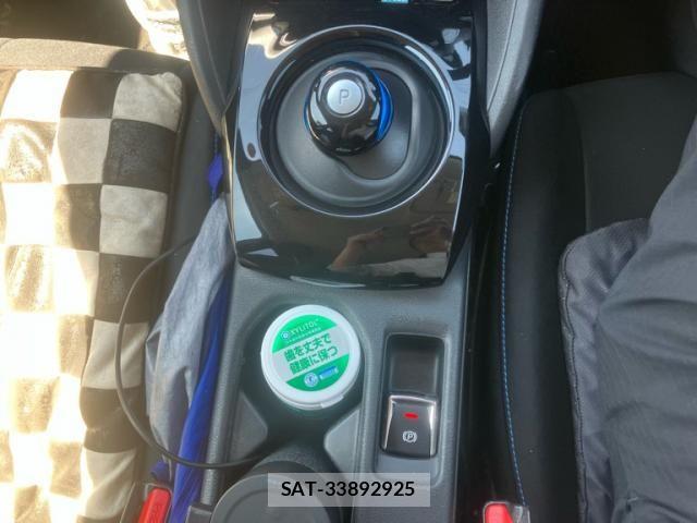 Nissan LEAF 2017-10 8880417-21