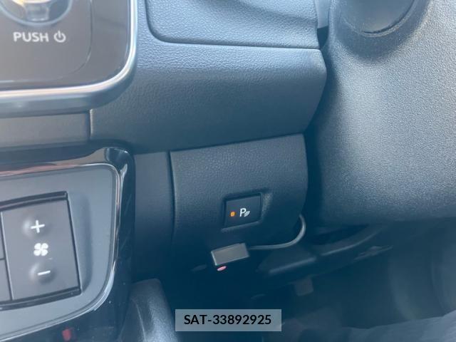 Nissan LEAF 2017-10 8880417-23