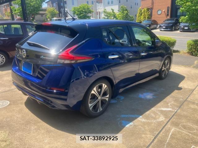 Nissan LEAF 2017-10 8880417-2