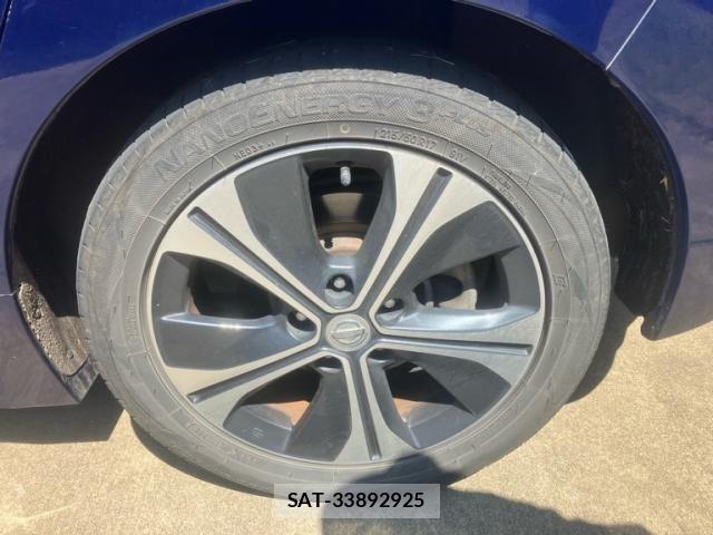 Nissan LEAF 2017-10 8880417-6