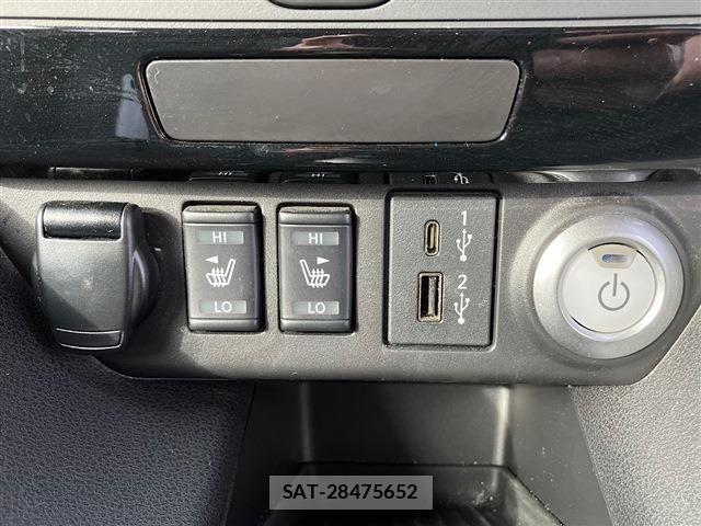 Nissan LEAF 2022-06 8880409-11