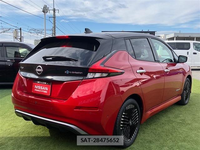 Nissan LEAF 2022-06 8880409-1