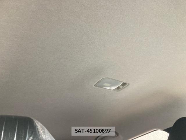 Nissan LEAF 2017-11 8880415-16