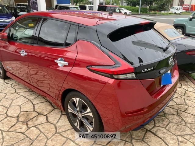 Nissan LEAF 2017-11 8880415-2