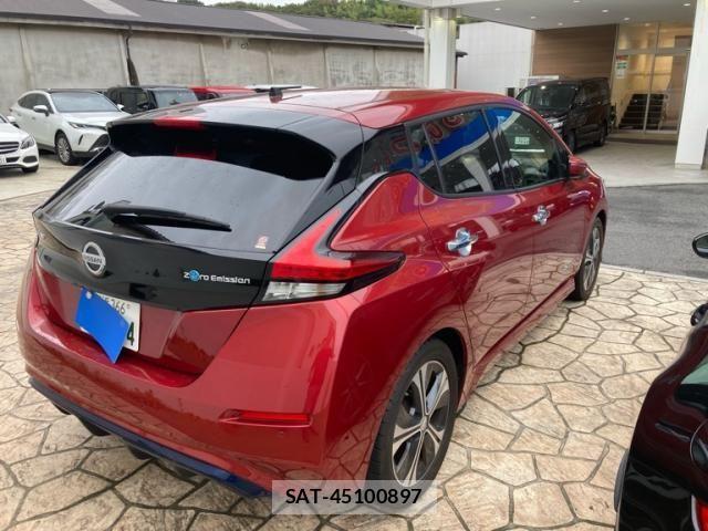 Nissan LEAF 2017-11 8880415-3
