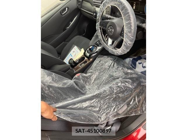 Nissan LEAF 2017-11 8880415-6