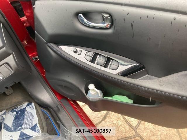 Nissan LEAF 2017-11 8880415-7