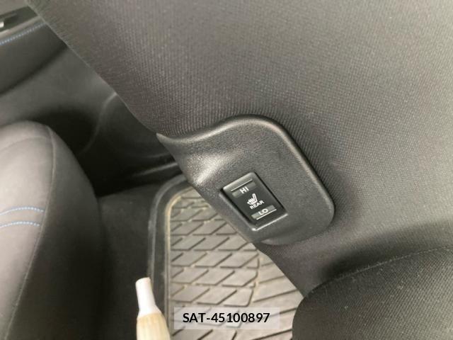 Nissan LEAF 2017-11 8880415-8