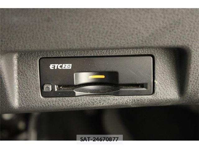 Nissan LEAF 2022-03 8883823-5