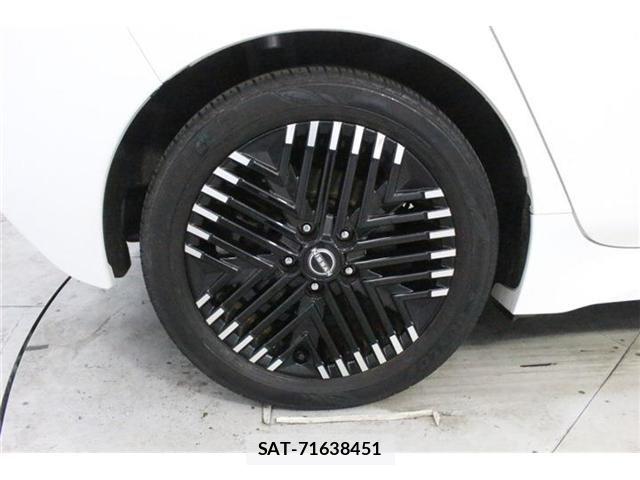Nissan LEAF 2022-06 8883824-23
